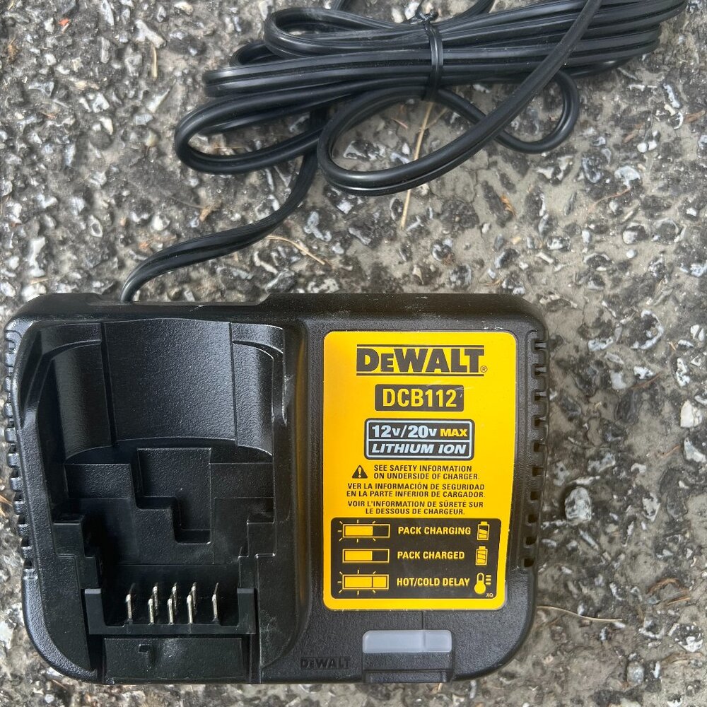 DeWALT Charger DCB 112